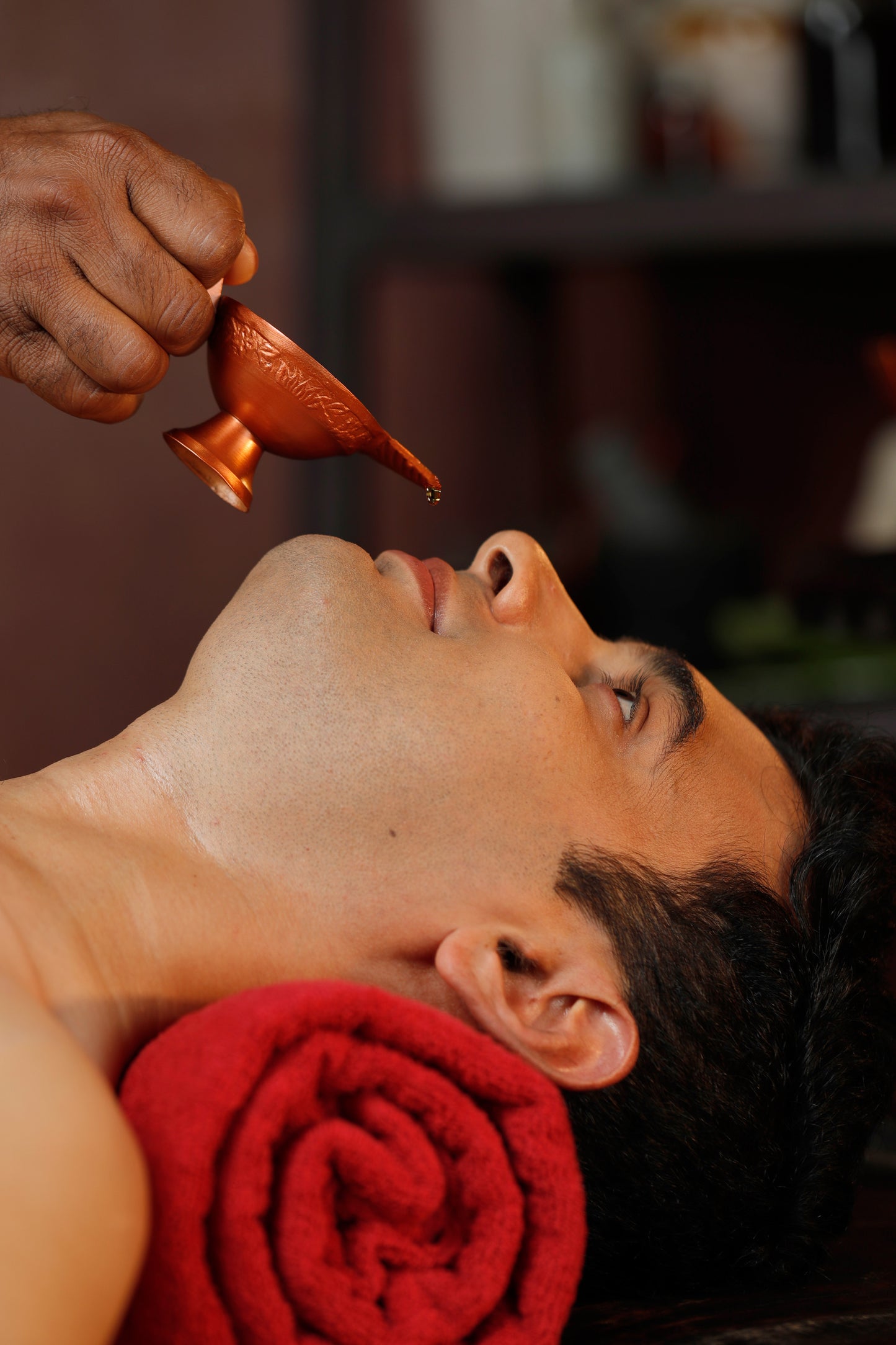 Nasyam – Ayurvedische Nasenreinigung & -verjüngung