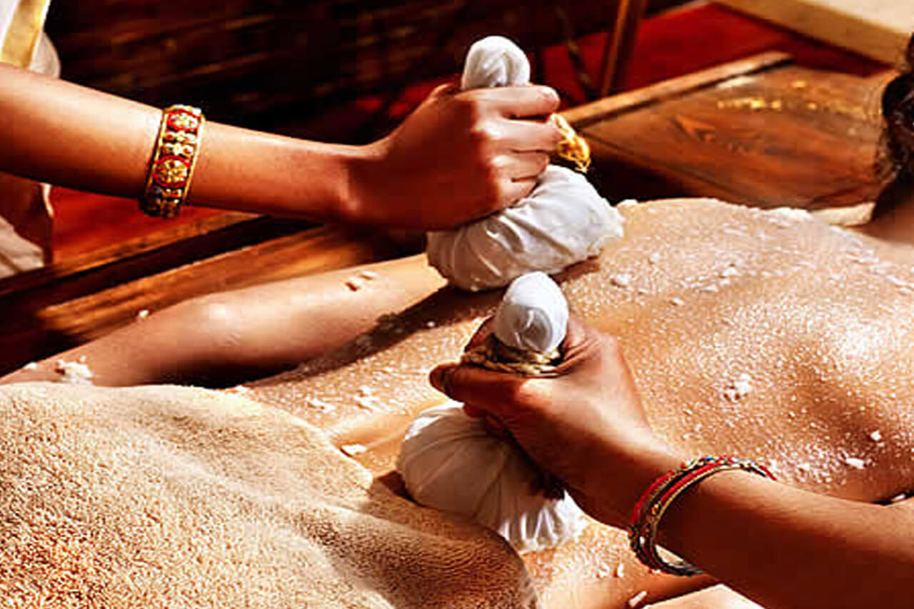 Njavara Kizhi – Ayurvedische Reisbündel-Therapie