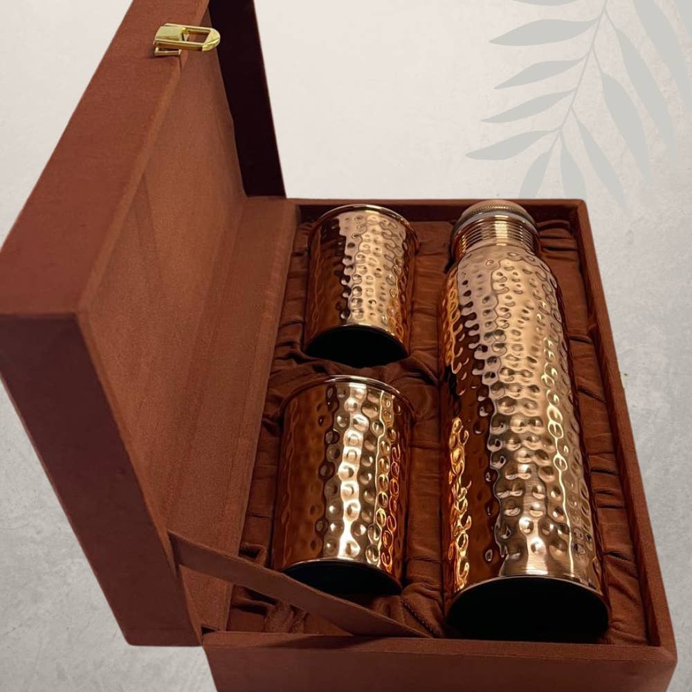 Reines Kupfer-Set: Flasche (1 l) + 2 Becher (300 ml) Gehämmert