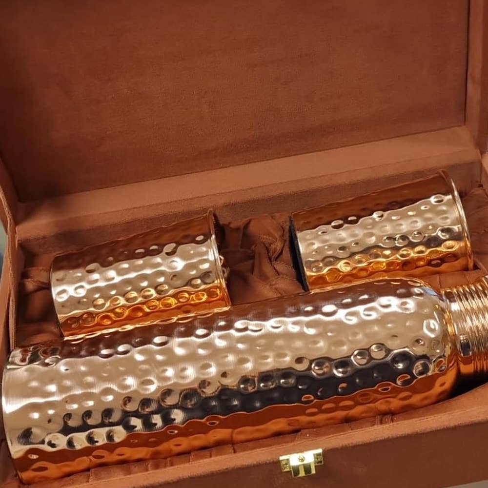 Reines Kupfer-Set: Flasche (1 l) + 2 Becher (300 ml) Gehämmert