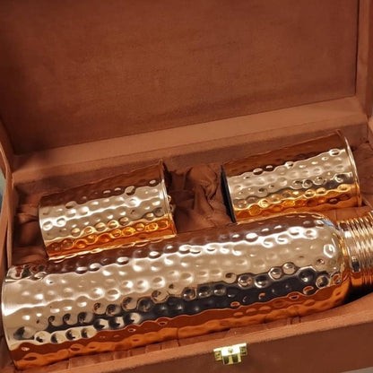 Reines Kupfer-Set: Flasche (1 l) + 2 Becher (300 ml) Gehämmert