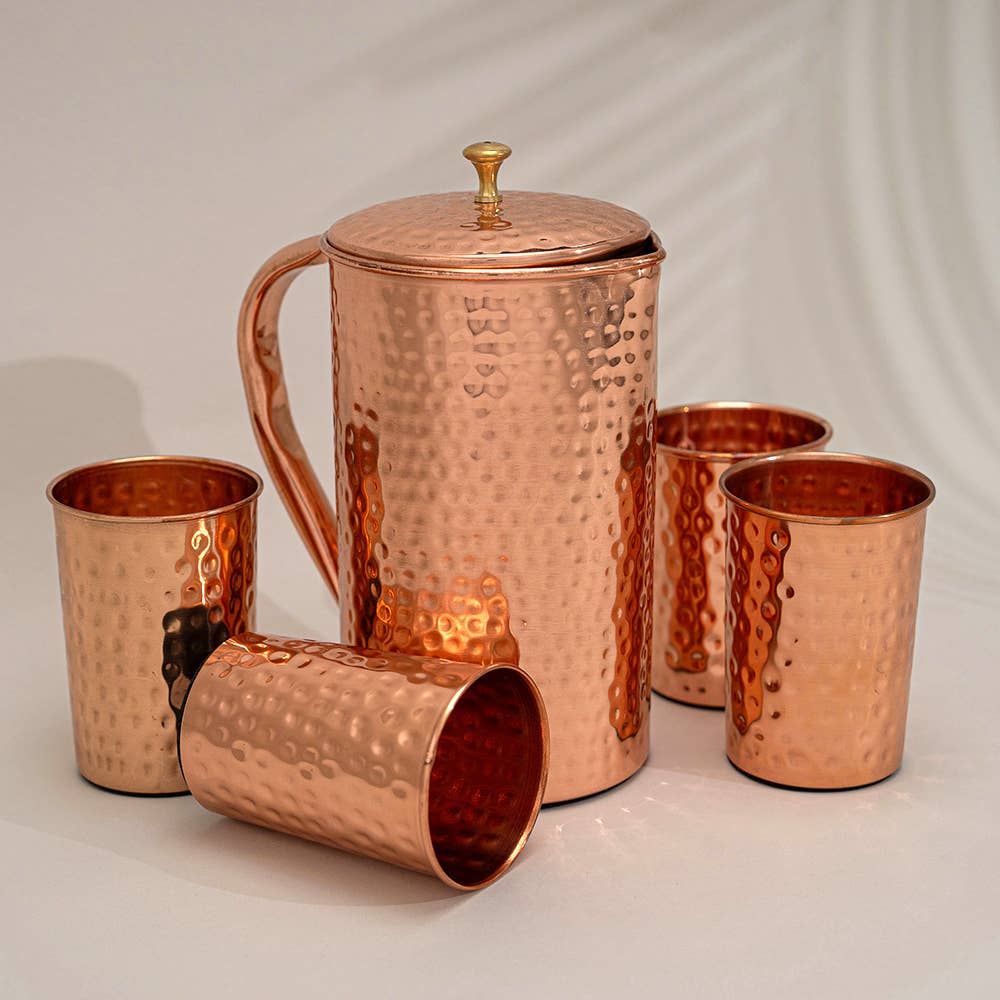 Reines Kupfer-Set: Kanne (±1,5 l) + 4 gehämmerte Becher