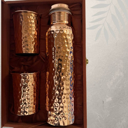 Reines Kupfer-Set: Flasche (1 l) + 2 Becher (300 ml) Gehämmert